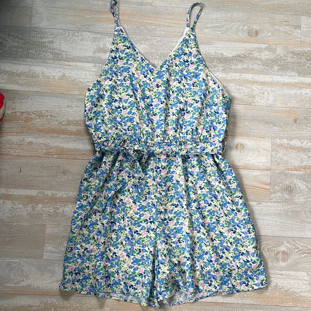 Perfectly Priscilla floral romper NWT size XL